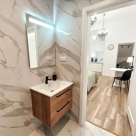 Cozy By Wawel Castel - G1b *